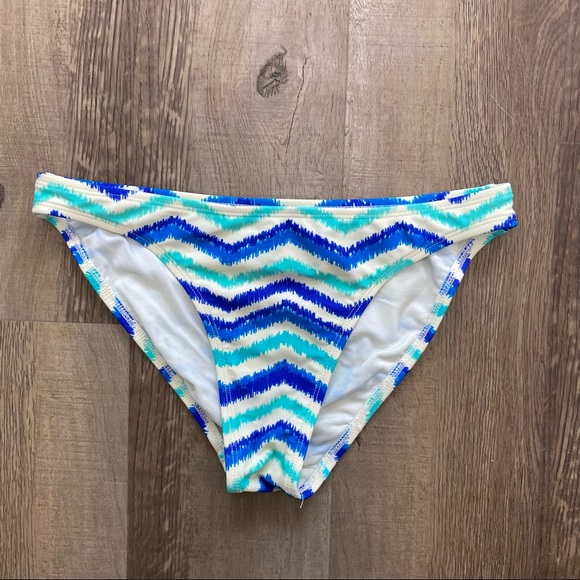 Body Glove Bandeau Bikini Set - Picture 6 of 10